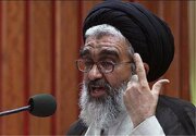 امام جمعه قم: دولت عراق باید از حشد الشعبی حمایت کند/ بی‌حجابی محصول فرهنگ غرب است که در دوران رضاخان با زور و فشار بر مردم تحمیل شد